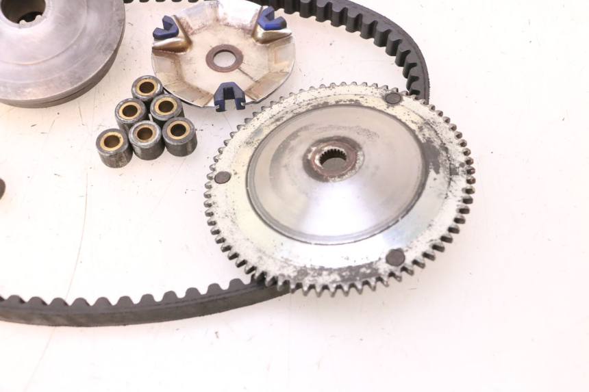 photo de VARIATOR PEUGEOT TREKKER 50 (1995 - 2004) - Alternative perspective