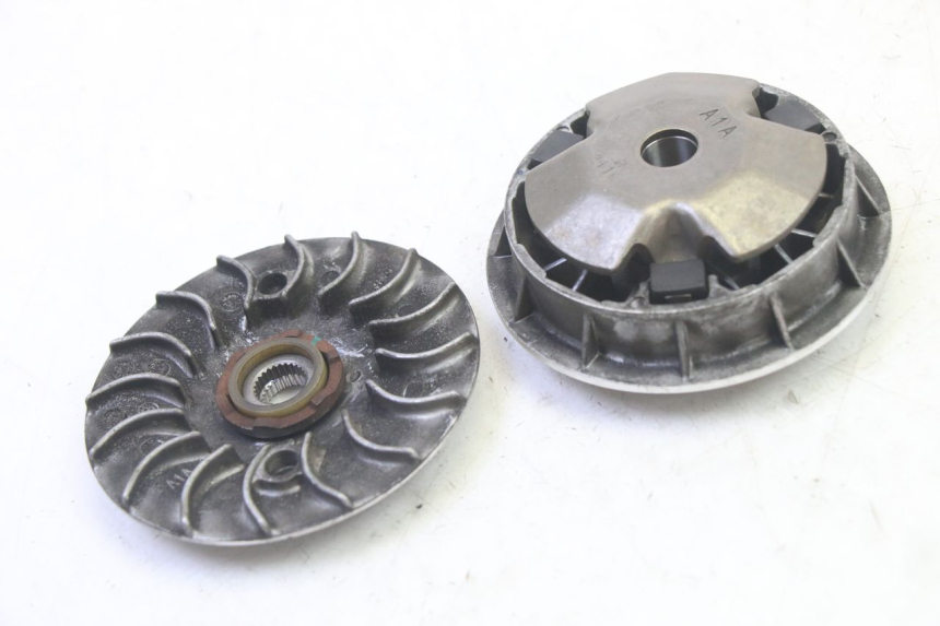 photo de VARIATOR PEUGEOT TWEET PRO EFI 4T 50 (2021 - 2022) - Alternative perspective