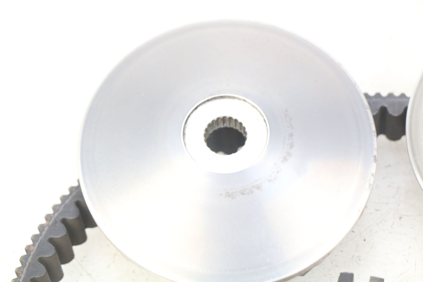 photo de VARIATOR PIAGGIO VESPA GTS IGET ABS 125 (2017 - 2023) - Technical close-up