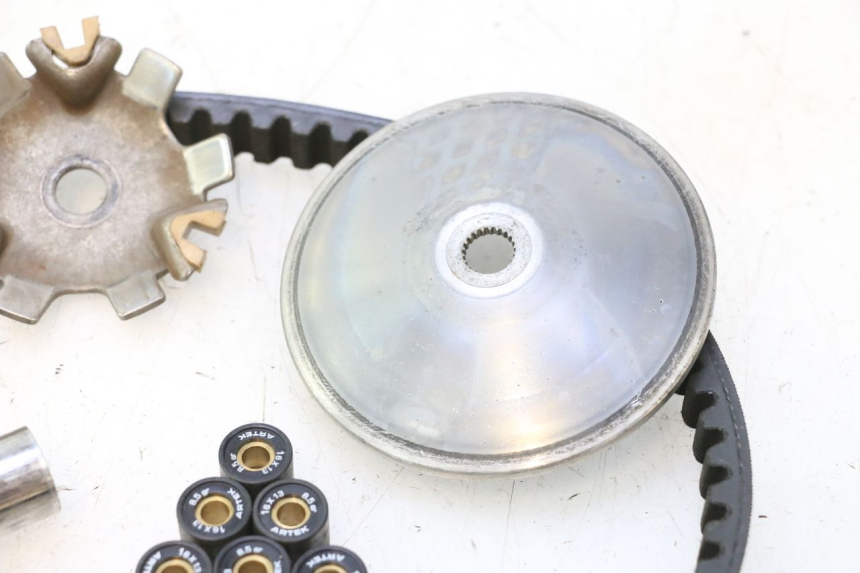 photo de VARIATOR PEUGEOT VIVACITY NEW 2T 50 (2008 - 2017) - Fixing points details