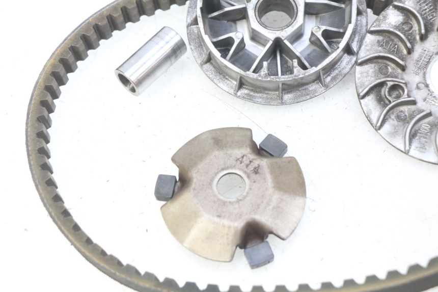 photo de VARIATOR PEUGEOT VIVACITY NEW 4T 50 (2008 - 2017) - Surface and material condition