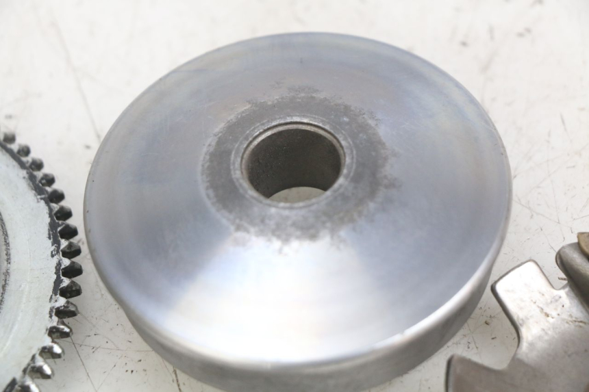 photo de VARIATOR PEUGEOT VIVACITY 50 (2004 - 2009) - Surface and material condition