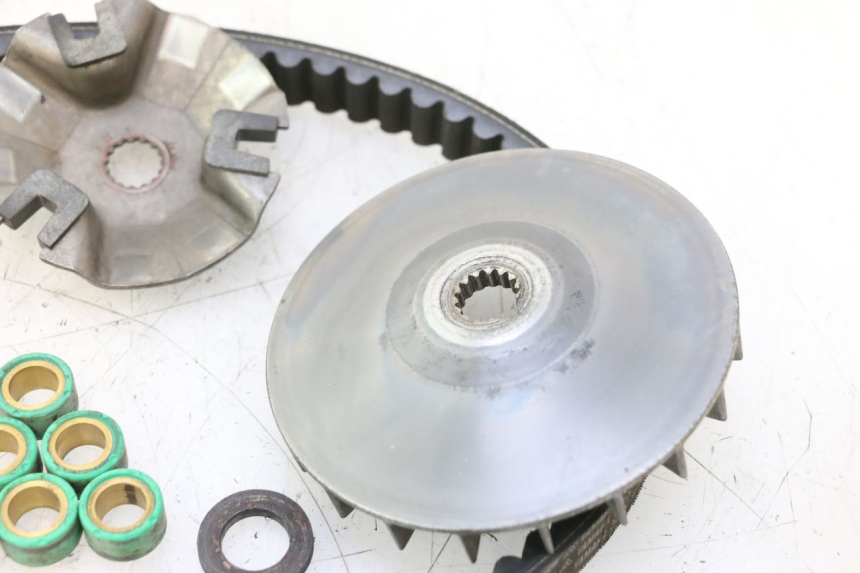 photo de VARIATOR YAMAHA YP MAJESTY 125 (2007 - 2010) - Fixing points details