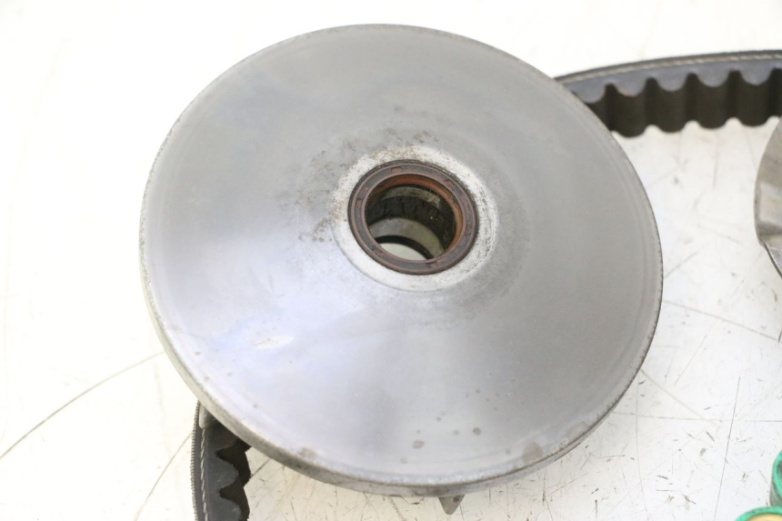 photo de VARIATOR YAMAHA YP MAJESTY 125 (2007 - 2010) - Surface and material condition