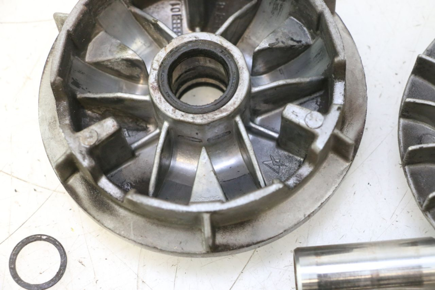 photo de VARIATOR YAMAHA YP MAJESTY 125 (2002 - 2006) - Detailed visual inspection