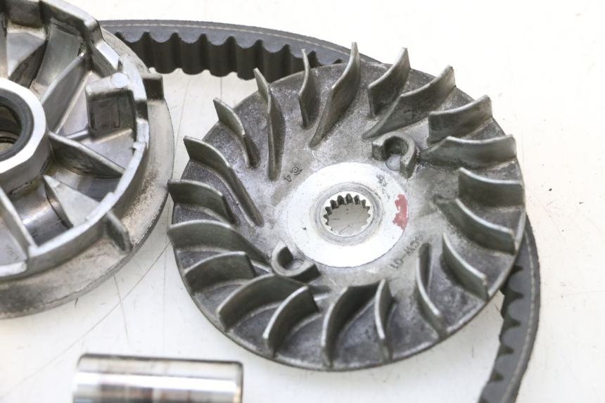 photo de VARIATOR YAMAHA YP MAJESTY 125 (1998 - 2001) - High-resolution close-up
