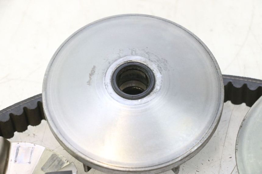 photo de VARIATOR YAMAHA YP MAJESTY 125 (1998 - 2001) - Surface and material condition