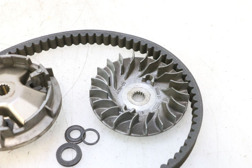 photo de VARIATOR YAMAHA YP MAJESTY 125 (2002 - 2006) - Alternative perspective
