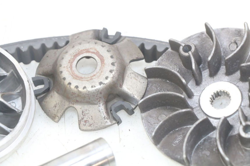 photo de VARIATOR YIYING YY125T 125 (2006 - 2014) - Markings and original references