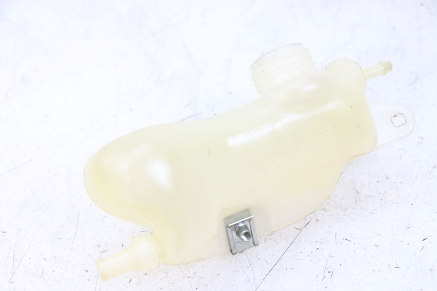 photo de EXPANSION TANK YAMAHA AEROX 2T 50 (2013 - 2017) - Zoom on usage condition