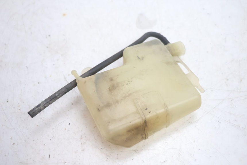 photo de COOLANT EXPANSION BOTTLE SUZUKI BURGMAN EXECUTIVE ABS 650 (2006 - 2012) - Technical close-up