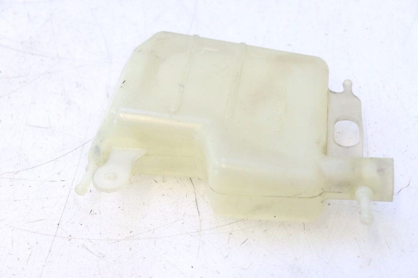 photo de COOLANT EXPANSION BOTTLE SUZUKI BURGMAN EXECUTIVE ABS 650 (2006 - 2012) - Alternative perspective