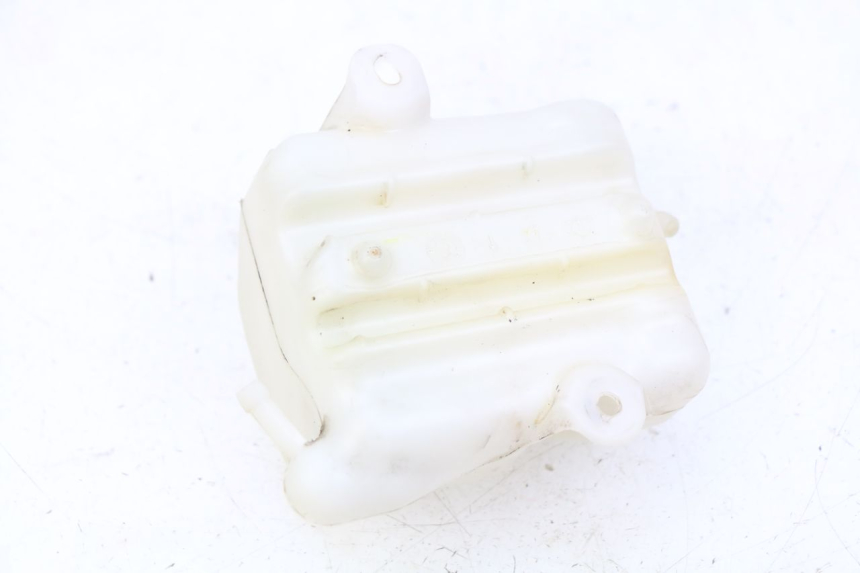 photo de EXPANSION TANK HONDA CB R 1000 (2018 - 2023) - Zoom on usage condition