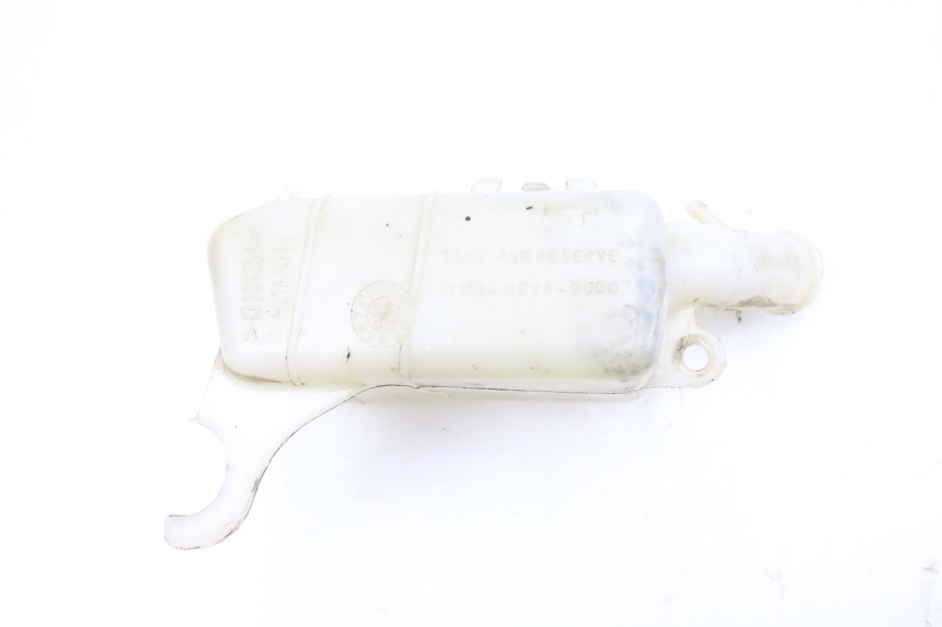photo de EXPANSION TANK HONDA CBF 500 (2004 - 2007) - Technical close-up