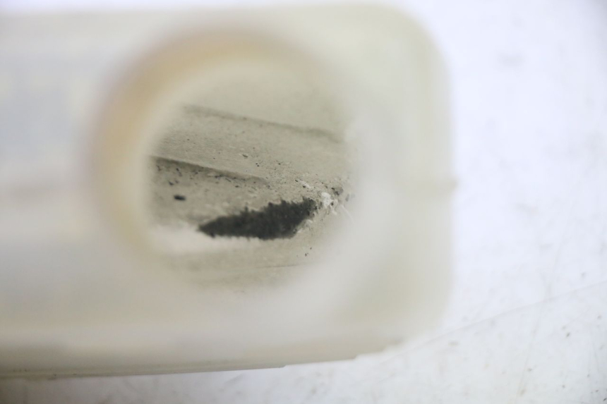 photo de COOLANT EXPANSION BOTTLE SUZUKI DL V STROM 1000 (2002 - 2007) - Technical close-up