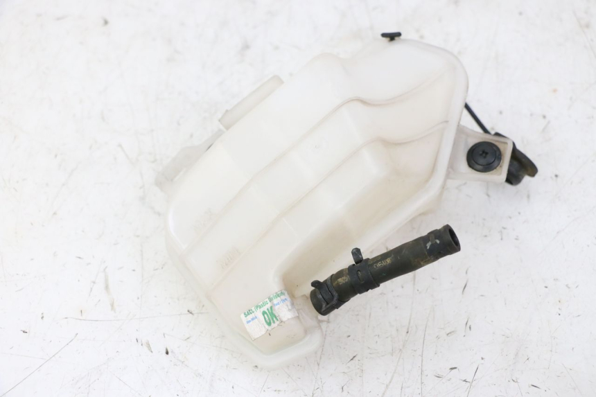 photo de COOLANT EXPANSION BOTTLE BMW G310 R 310 (2016 - 2020) - Technical close-up