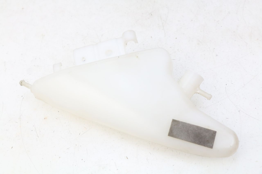 photo de COOLANT EXPANSION BOTTLE SUZUKI GSX-R GSXR 750 (2011 - 2016) - Alternative perspective