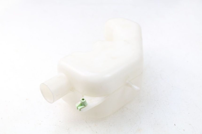 photo de COOLANT EXPANSION BOTTLE PEUGEOT METROPOLIS 400 (2017 - 2020) - Alternative perspective
