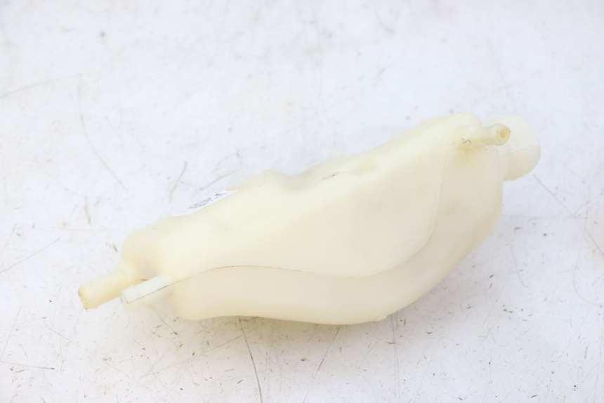 photo de COOLANT EXPANSION BOTTLE PIAGGIO MP3 HPE 310 (2024 - 2025) - Zoom on usage condition