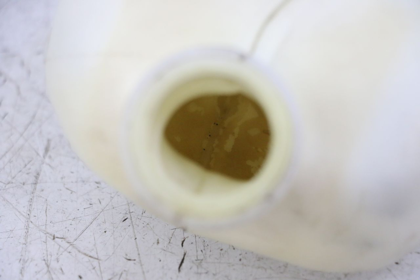 photo de COOLANT EXPANSION BOTTLE PEUGEOT SATELIS 125 (2013 - 2018) - Technical close-up