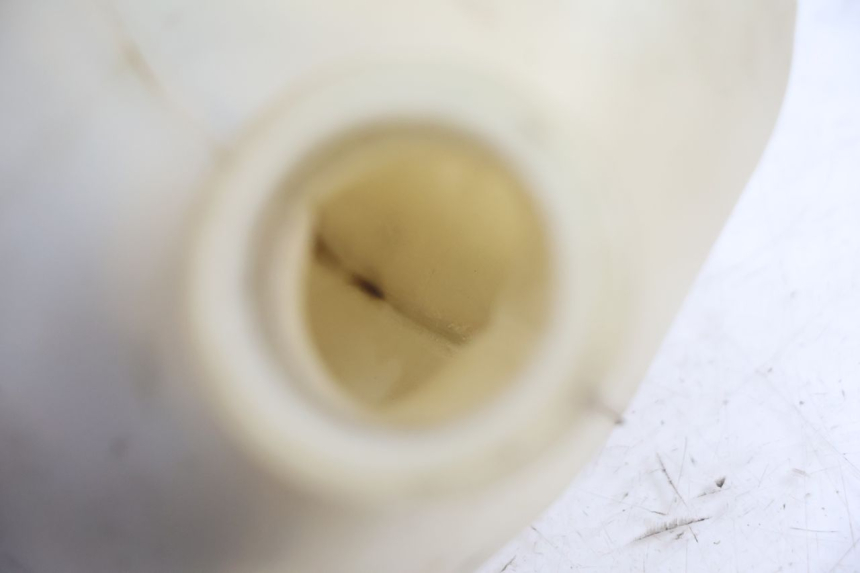photo de COOLANT EXPANSION BOTTLE PEUGEOT SATELIS 125 (2006 - 2009) - Zoom on usage condition