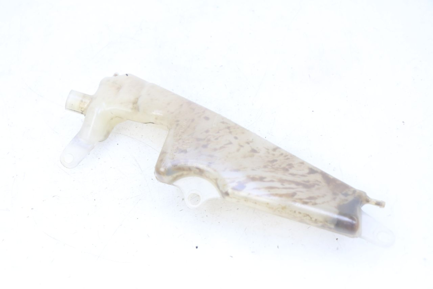 photo de COOLANT EXPANSION BOTTLE SUZUKI SIXTEEN 125 (2008 - 2010) - Zoom on usage condition