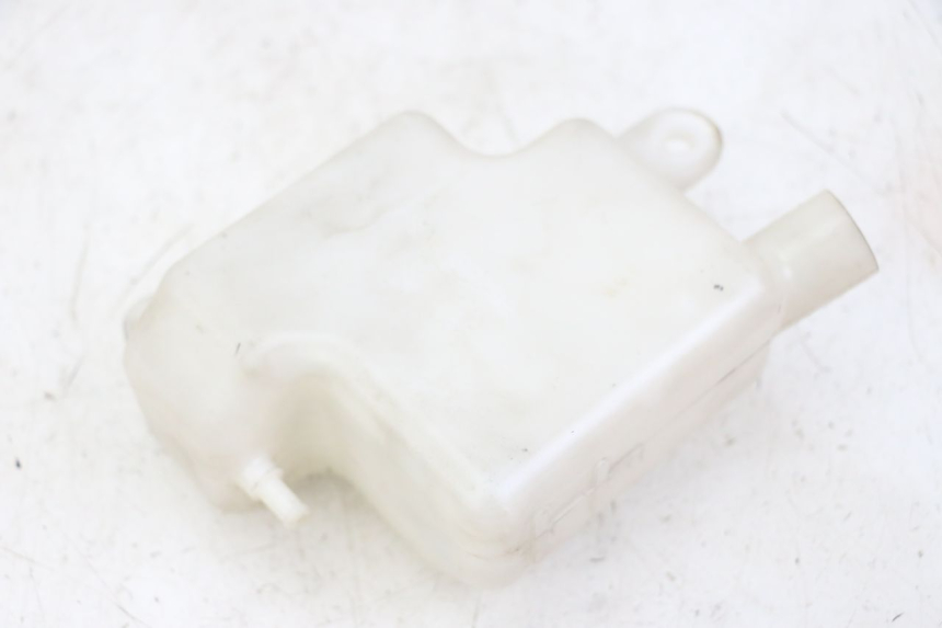 photo de COOLANT EXPANSION BOTTLE SUZUKI BURGMAN 125 (2015 - 2017) - Zoom on usage condition