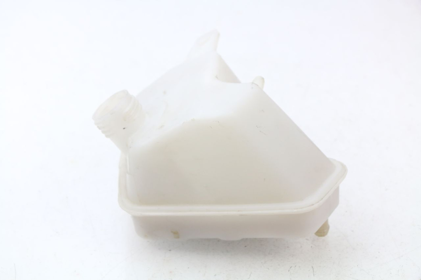 photo de COOLANT EXPANSION BOTTLE PIAGGIO VESPA GTS IE ABS 300 (2016 - 2018) - Alternative perspective