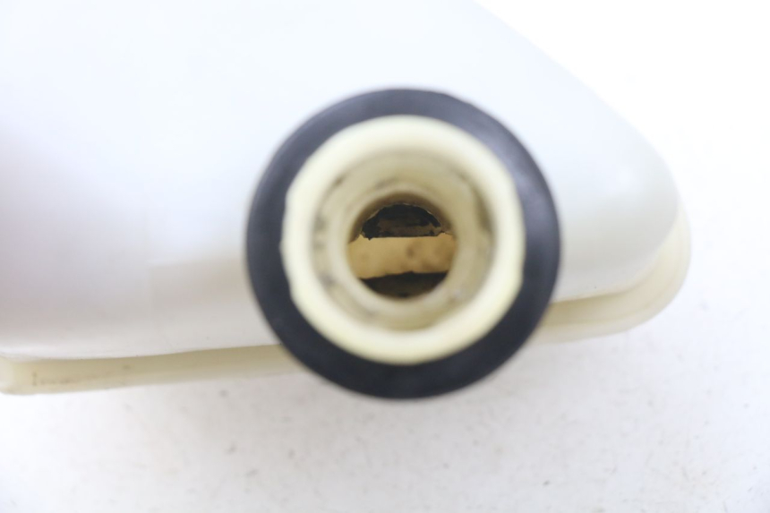 photo de COOLANT EXPANSION BOTTLE PIAGGIO X9 125 (2000 - 2003) - Technical close-up