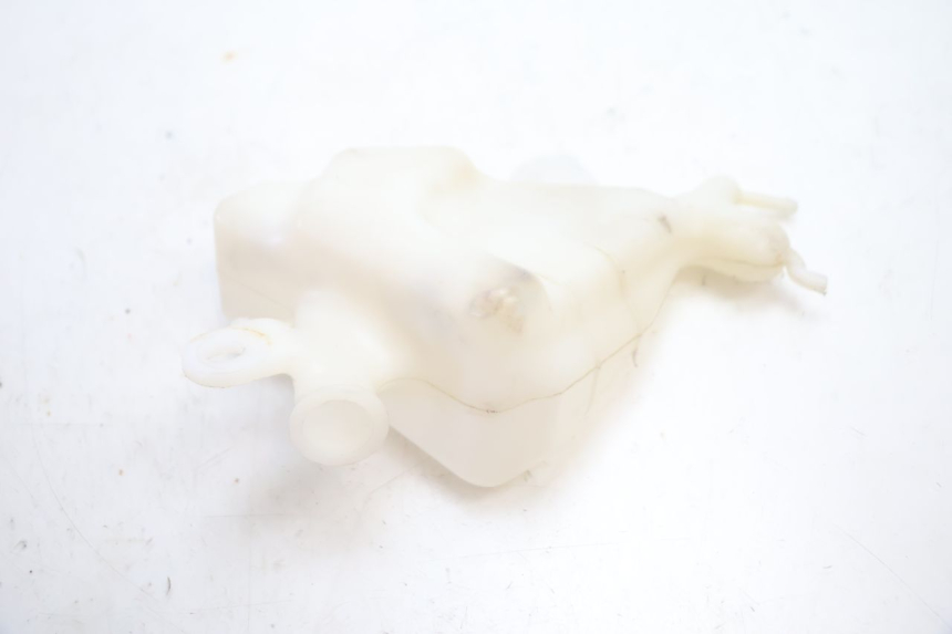 photo de COOLANT EXPANSION BOTTLE HONDA XLV VARADERO 125 (2007 - 2012) - Fixing points details