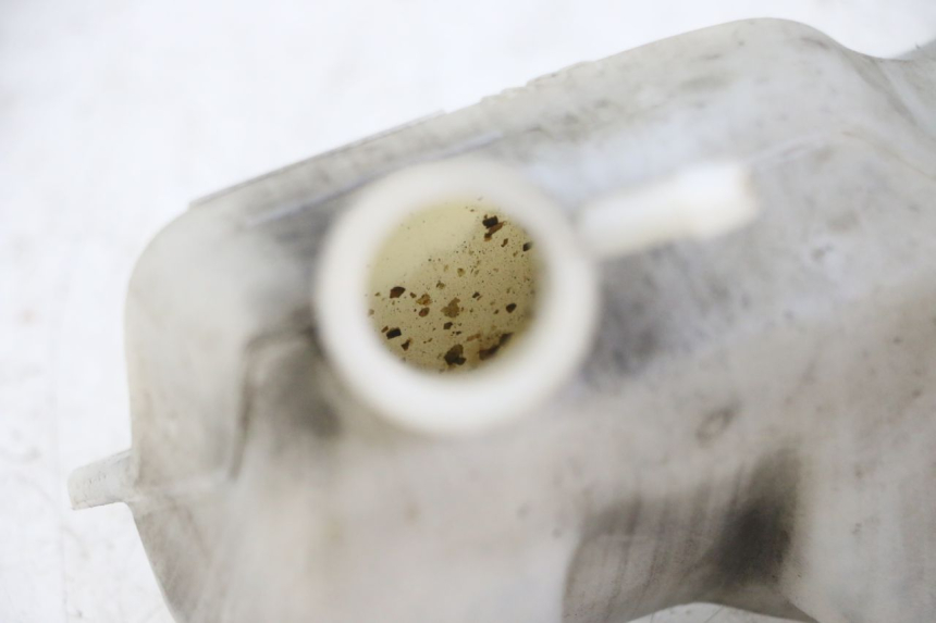 photo de COOLANT EXPANSION BOTTLE YAMAHA FZS FAZER 600 (2001 - 2003) - Fixing points details