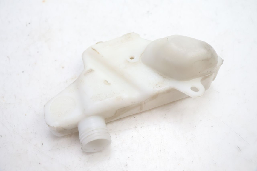 photo de EXPANSION TANK YAMAHA YP MAJESTY 125 (2002 - 2006) - Technical close-up