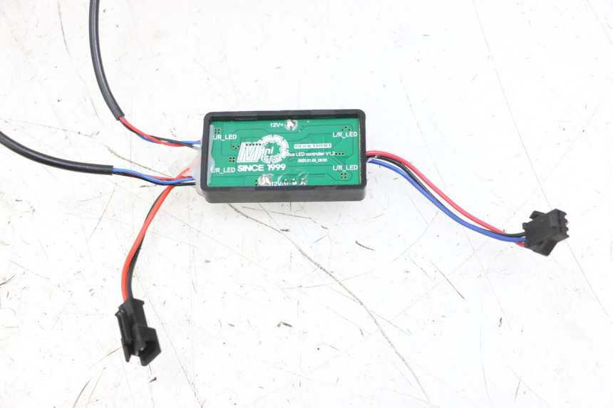 photo de PILOT LIGHT DUALTRON AMINIA 1 - Fixing points details