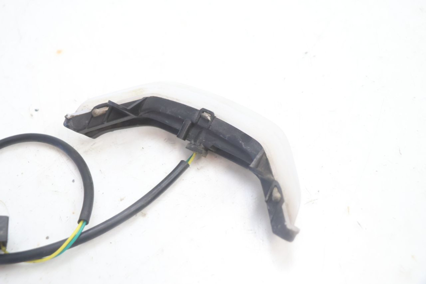 photo de POSITION LIGHT PEUGEOT KISBEE 4T 50 (2018 - 2022) - Fixing points details