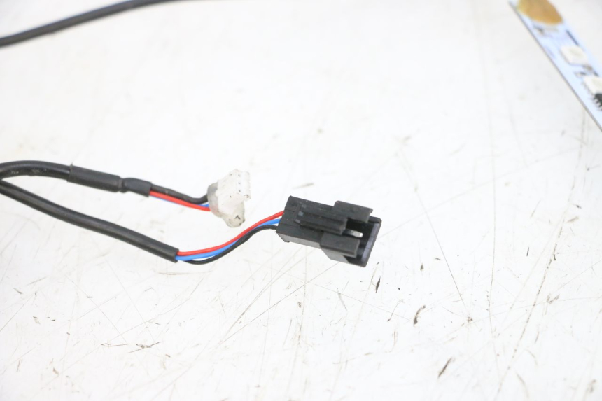 photo de PILOT LIGHT DUALTRON MINI SPECIAL 1 - Surface and material condition