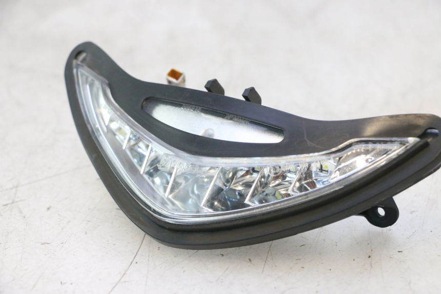 photo de PILOT LIGHT PIAGGIO MP3 500 (2016 - 2018) - Surface and material condition