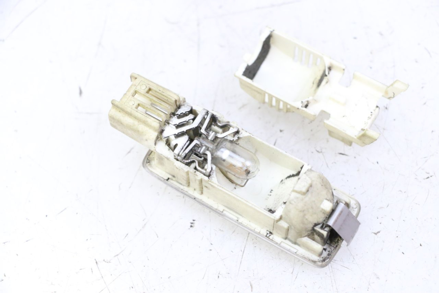 photo de PILOT LIGHT PEUGEOT SATELIS 125 (2013 - 2018) - Fixing points details