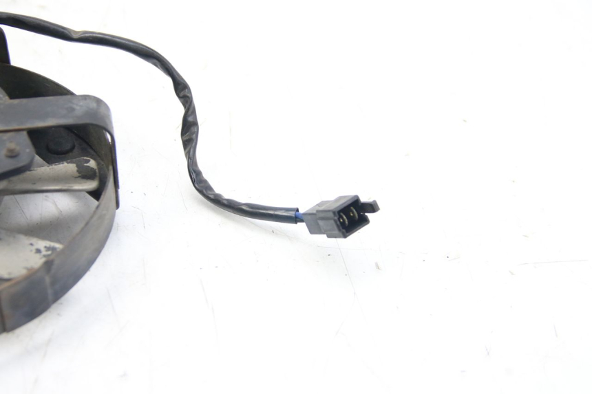 photo de FAN YAMAHA FZS FAZER 600 (2001 - 2003) - Zoom on usage condition