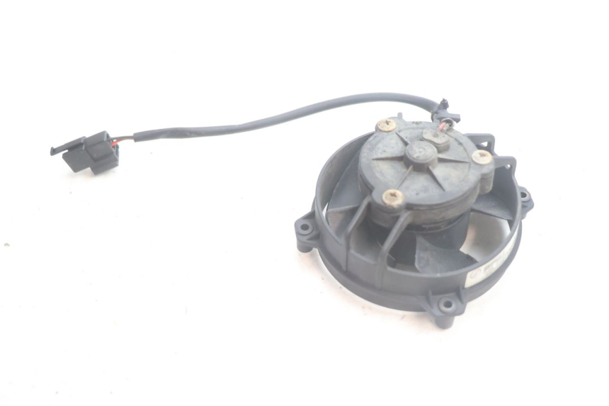 photo de FAN YAMAHA XMAX X-MAX 125 (2006 - 2009) - Zoom on usage condition