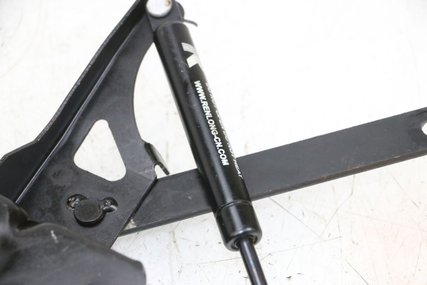 photo de UNDERSEAT ROD SHOCK JM MOTORS GTS 125 (2015 - 2019) - Alternative perspective