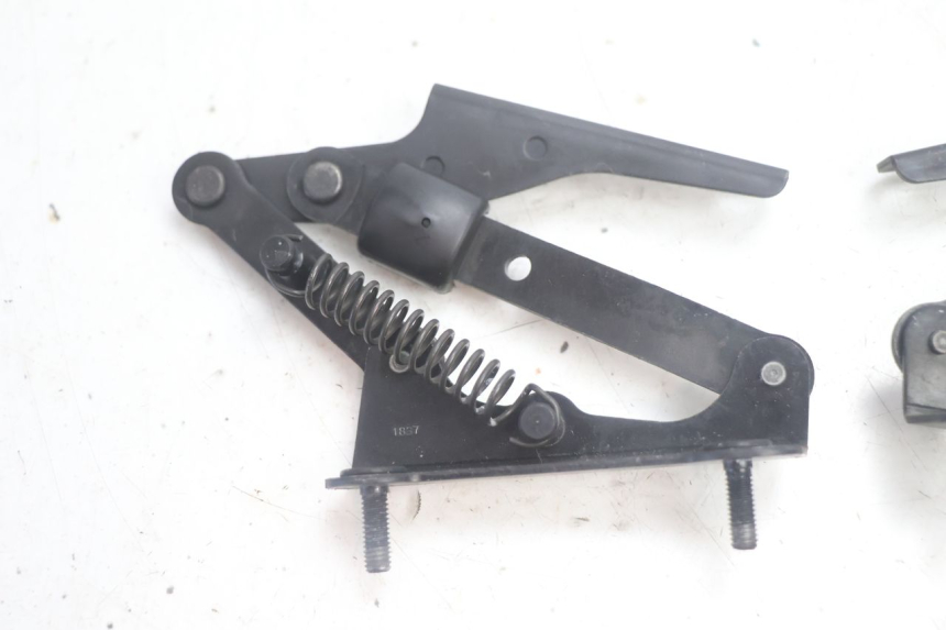 photo de UNDERSEAT ROD SHOCK PIAGGIO MP3 125 (2006 - 2014) - Zoom on usage condition
