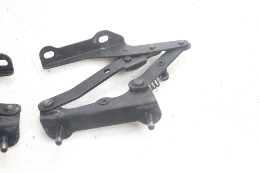 photo de UNDERSEAT ROD SHOCK PIAGGIO MP3 125 (2006 - 2014) - Surface and material condition