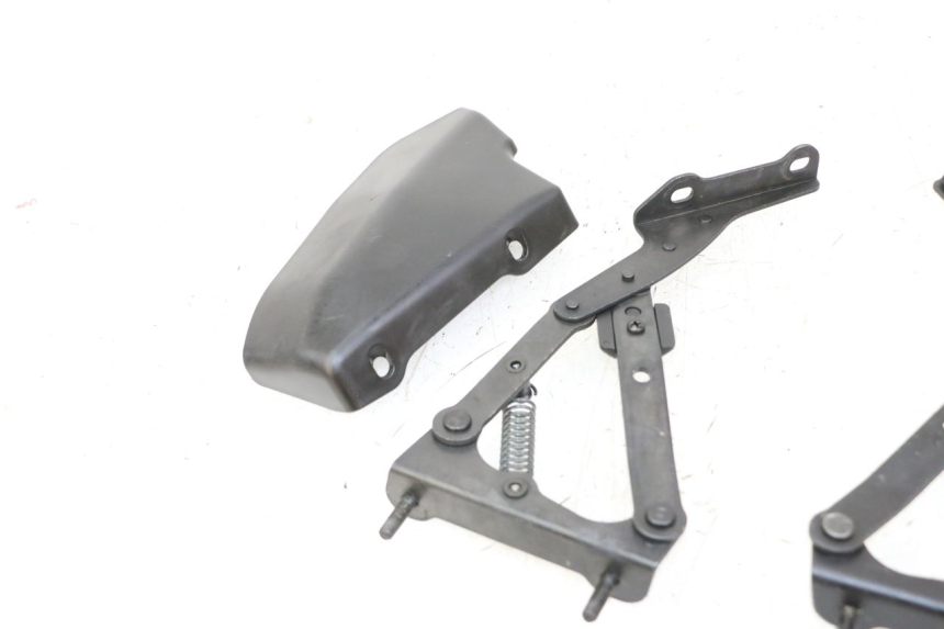 photo de TRUNK STRUT PIAGGIO MP3 LT 400 (2007 - 2012) - Zoom on usage condition