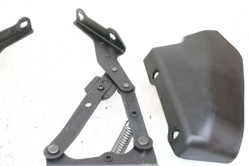 photo de TRUNK STRUT PIAGGIO MP3 LT 400 (2007 - 2012) - Alternative perspective