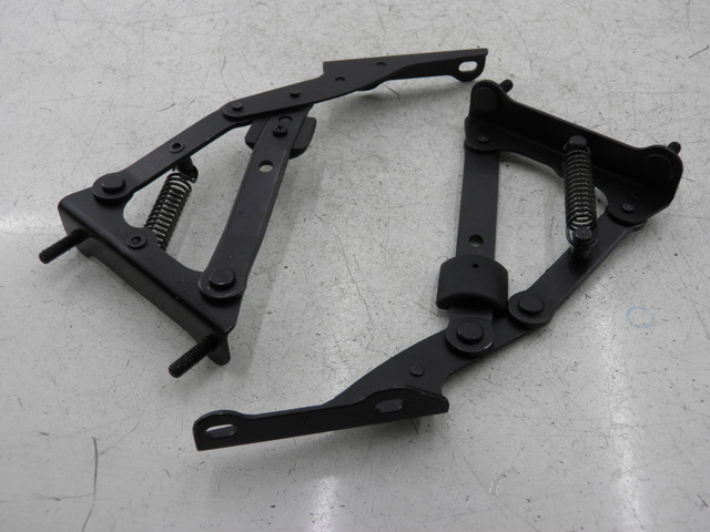 photo de UNDERSEAT ROD SHOCK PIAGGIO XEVO - X EVO 125 (2010 - 2015) - Main view