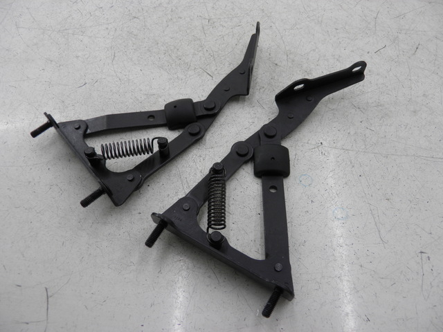 photo de UNDERSEAT ROD SHOCK PIAGGIO XEVO - X EVO 125 (2010 - 2015) - Component detail