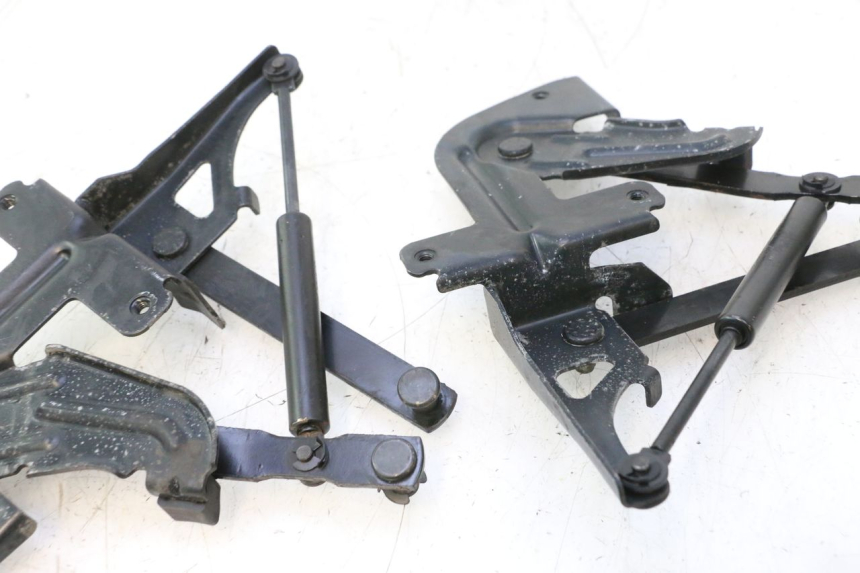 photo de UNDERSEAT ROD SHOCK PEUGEOT SATELIS 125 (2013 - 2018) - Component detail