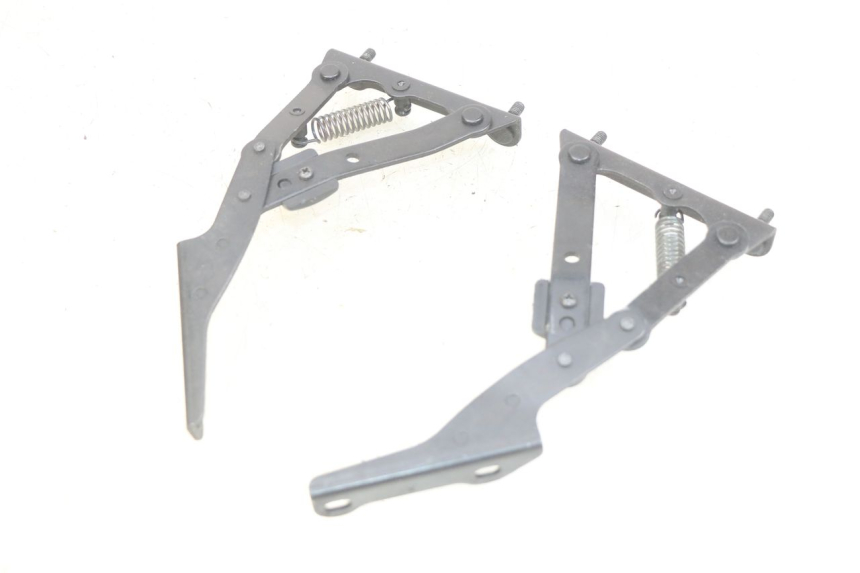 photo de TRUNK STRUT PIAGGIO XEVO - X EVO 125 (2007 - 2017) - Zoom on usage condition