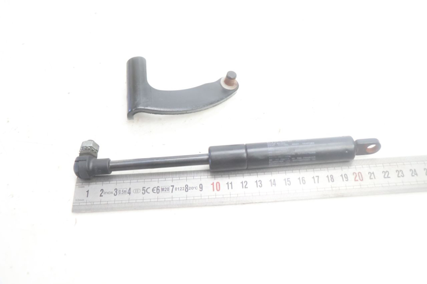 photo de SEAT ROD SHOCK  PIAGGIO MP3 500 (2016 - 2018) - Alternative perspective