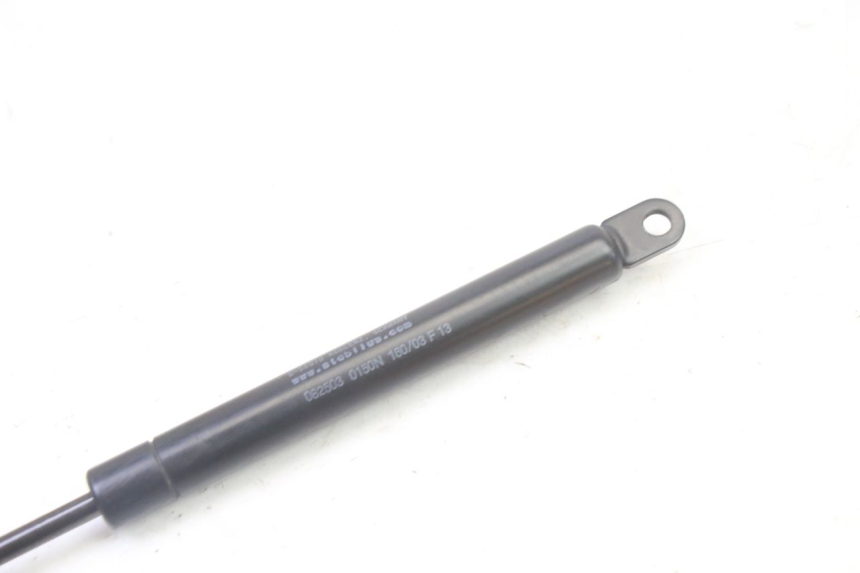 photo de SEAT SHOCK PIAGGIO X9 EVOLUTION 125 (2003 - 2007) - Zoom on usage condition